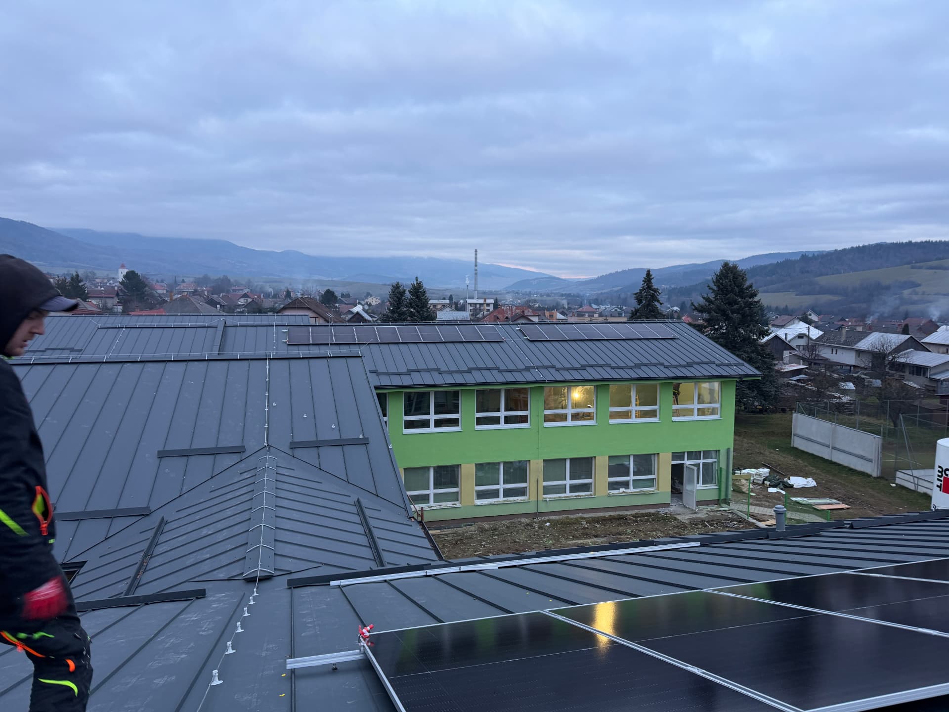 MŠ Polomka – 40 kWp FVE a kompletná rekonštrukcia elektro – Polomka
