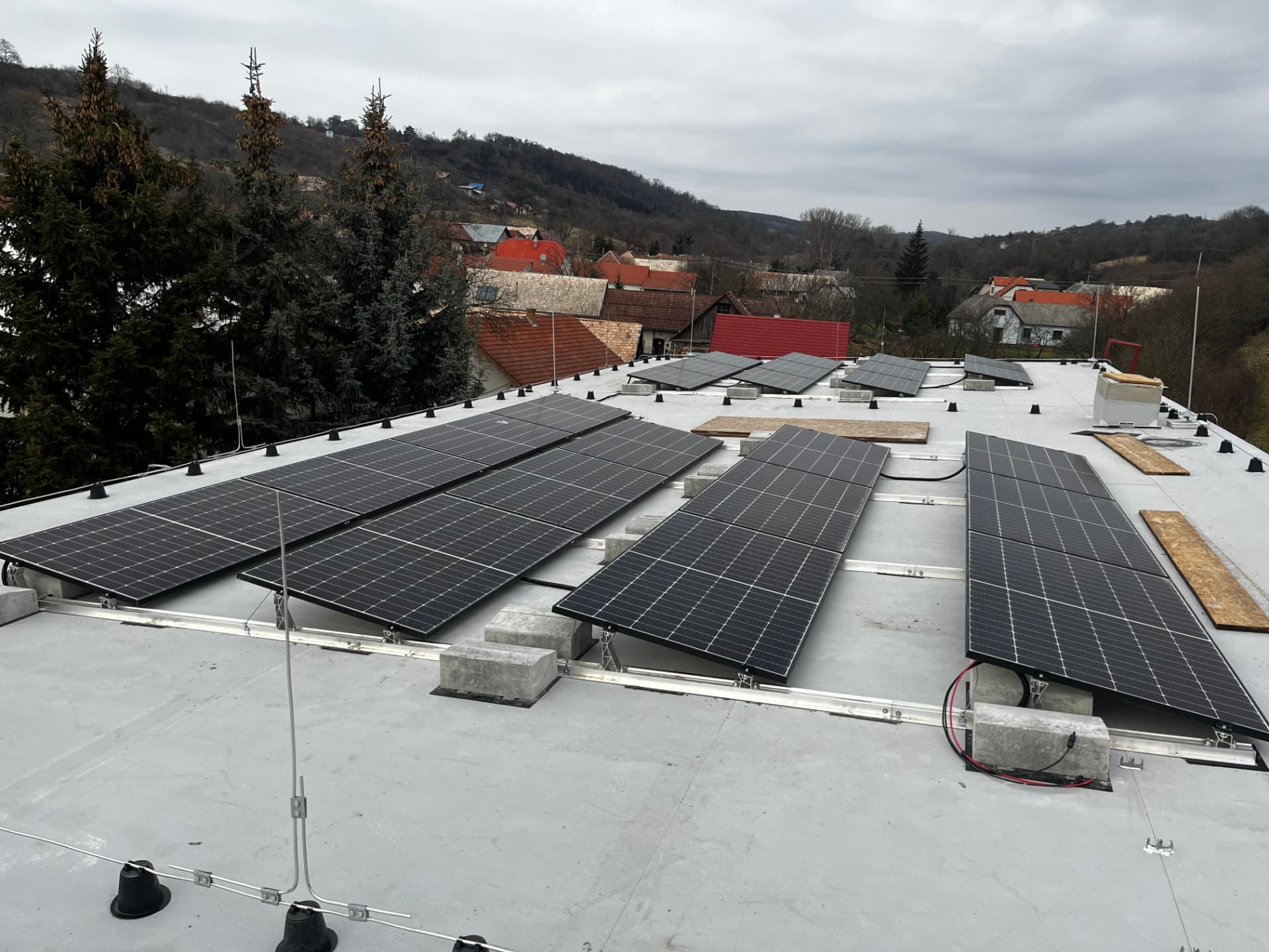 Čekovce – 10 kWp na rovnej streche – Čekovce